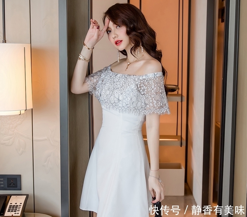 小姐姐穿|街拍:优雅的一字肩蕾丝拼接连衣裙,彰显小姐姐十足的名媛范!