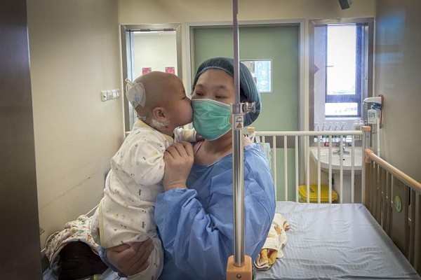 济南儿童医院|孕妈为保胎坚持卧床5个月,第35周产女,接着一家人就陷入困境