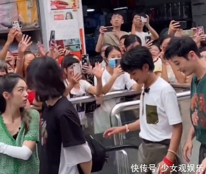 生圖美|網(wǎng)友圍觀中餐廳5嘉賓采購，相機(jī)下的周也又白又瘦，生圖美翻了