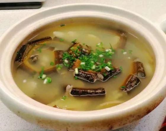 寒冷的冬天不妨试试这10款鱼汤,简单鲜美口味多,保健养生易消化