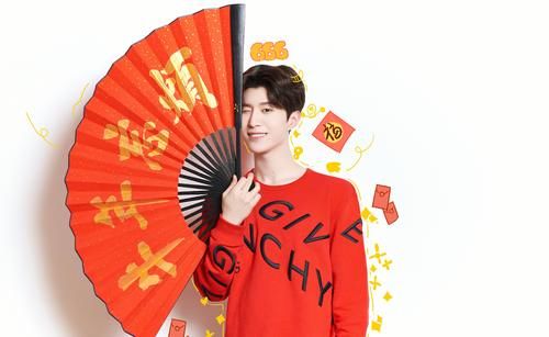 范丞丞掌勺秀拿手菜，红烧鸡翅，西红柿炒鸡蛋手到擒来，范冰冰在一旁打下手