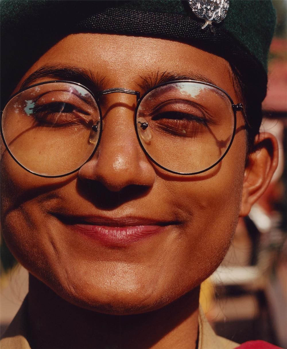 现在你也可以拥有这件现代时尚伟大旅程中的纪念品