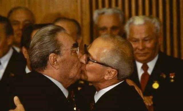 涅夫执政|念错讲稿，给自己发勋章，这位苏联领袖为什么还能执政十八年