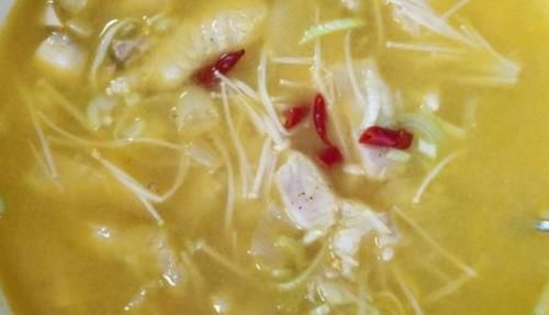 美食精选：鱼香肉丝，蒜蓉剁椒蒸豆腐，百香果酸汤巴沙鱼，干锅鸭煮芦