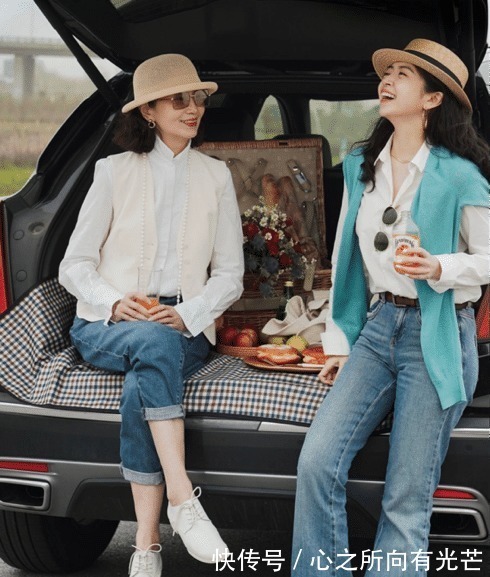 穿搭 人到中年要远离“大妈式”穿搭,学这位妈妈的减龄搭,很洋气