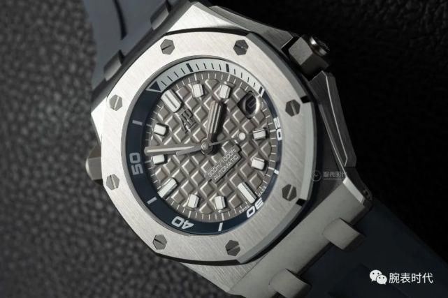 腕表|爱彼入门款皇家橡树潜水表多少钱?