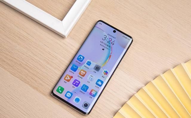 iphone|买iQOO、红米还是入手荣耀？店老板的一番话，说到我心坎了