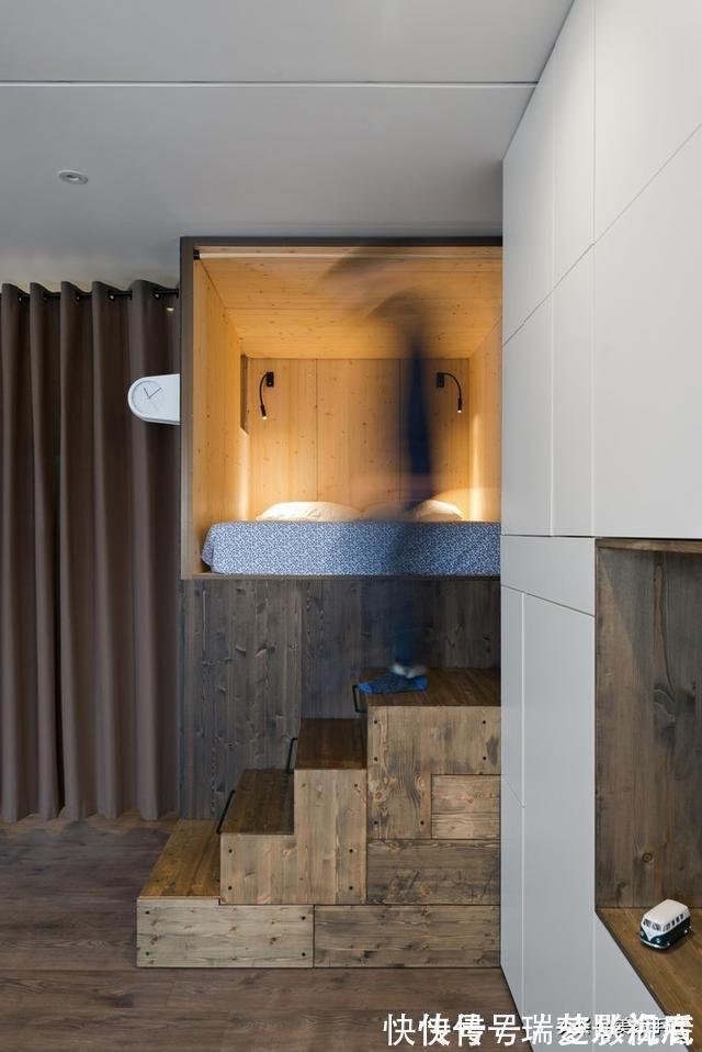 储物区|90后男主坚持把卧室抬高至半空,35㎡家储物空间翻倍,太实用