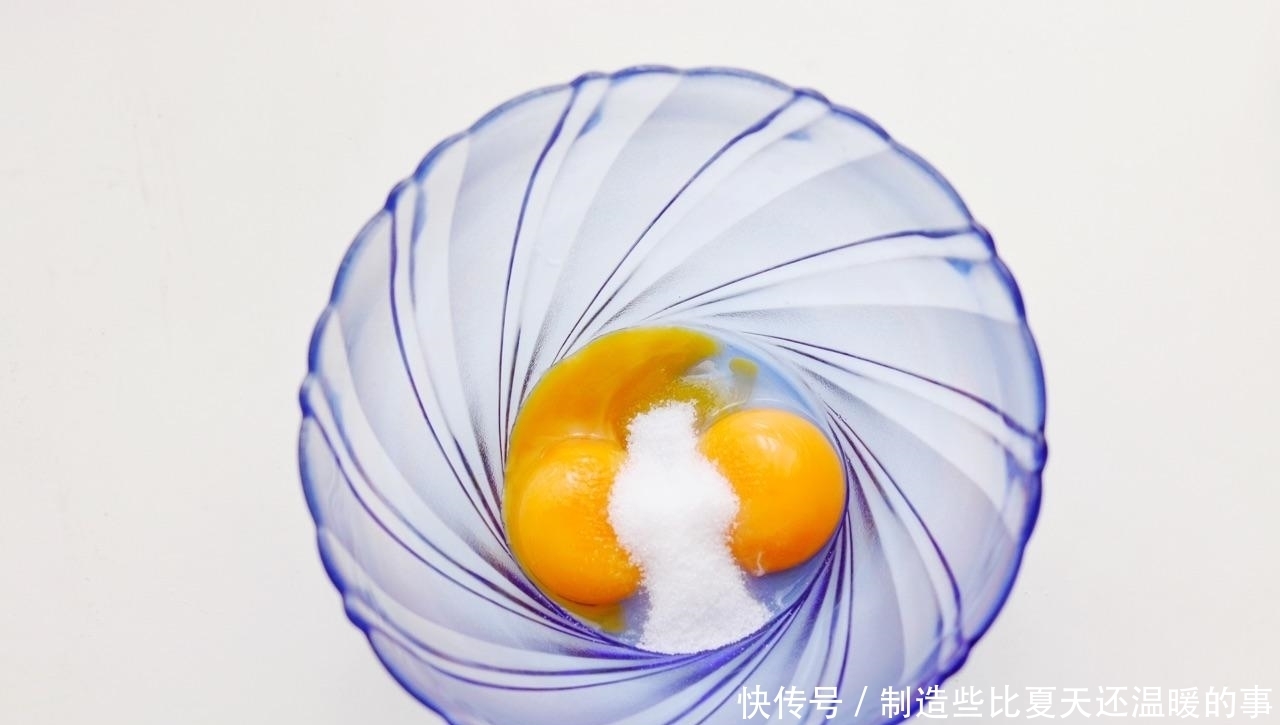 火遍美食圈的芋泥肉松抱抱卷,做法超简单,在家就能做,真好吃