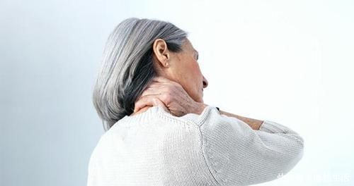 大夫|颈椎病如何治疗？中医大夫教你5招，轻松甩掉颈椎病