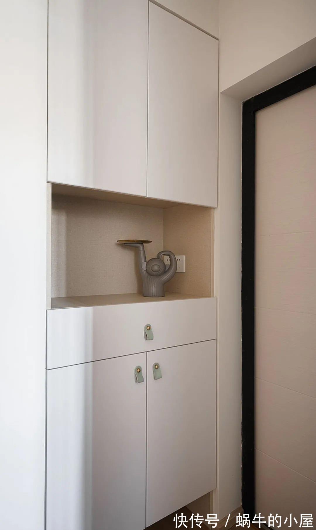 书桌|小户型大逆袭!50㎡奇葩手枪户型,设计师改造后秒变豪宅,简直了