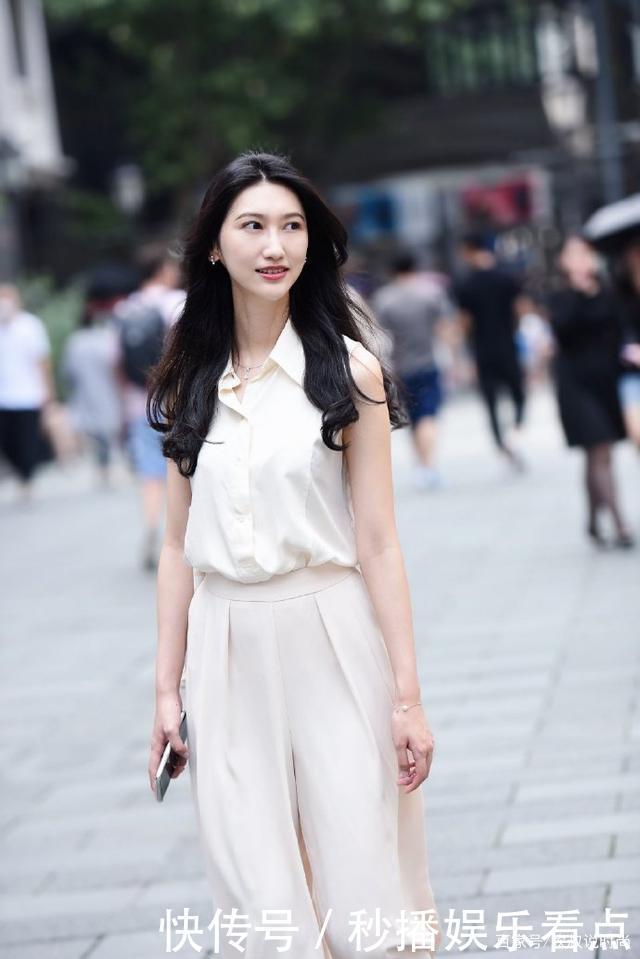 出尘|气质女性的职业装,简单又有魅力,好似“仙女”般出尘!