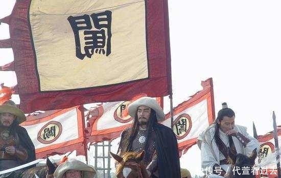 砸死|他逼死了一个王朝,最后竟被山民一锄头砸死