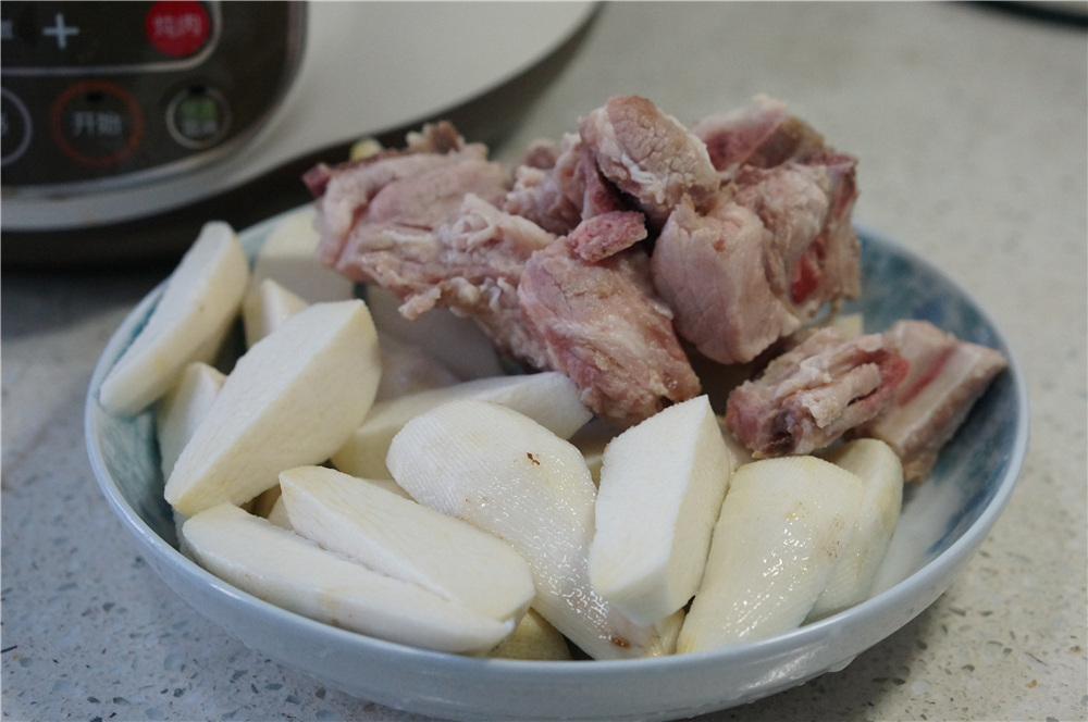  滋补|芋头和它才是绝配，冬天吃最好，滋补赛羊肉