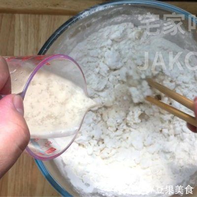 苹果糯米饼，制作简单，外层香脆，内里软糯甜蜜，超级好吃