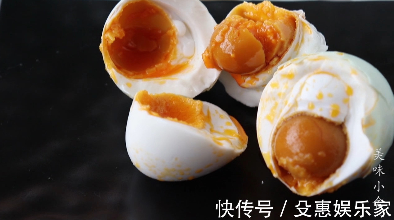 40年腌咸鸭蛋的老方法，100％冒油起沙，2分钟学会，10天就能吃