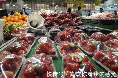 奶奶|“奶奶，我想吃草莓”冬天草莓50元一斤，家长该不该给孩子买？