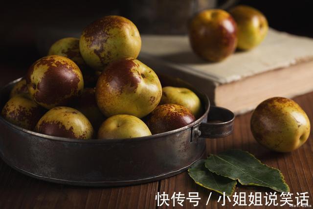 延缓衰老|为什么有些人老年斑“密密麻麻”，有的人却没有呢？不妨了解一下