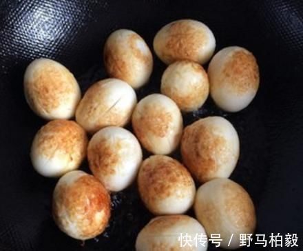虎皮蛋|鸡蛋别只会水煮多加“1步”，5元1个有人抢着要，真是太香了