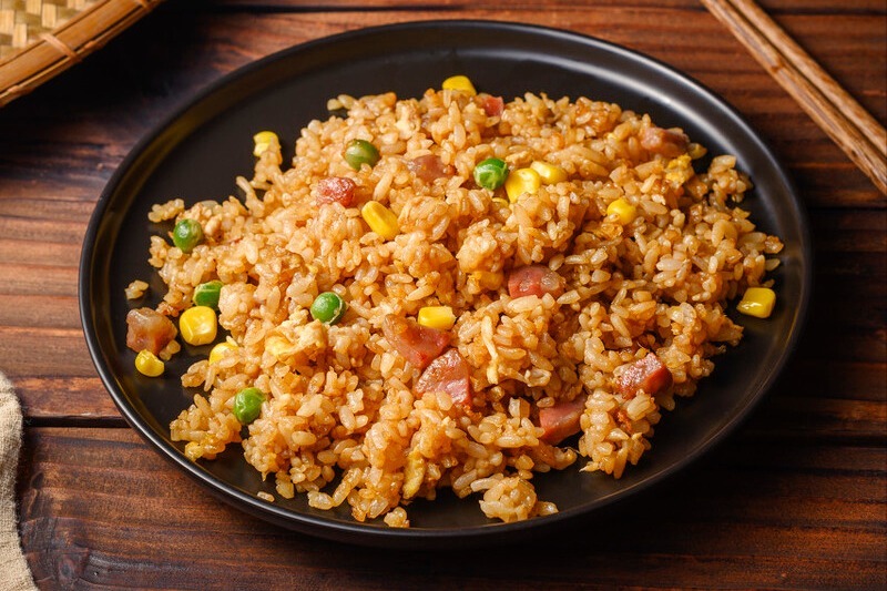 酱油炒饭,颜色红亮味道香,米饭分明,还得多做这一步