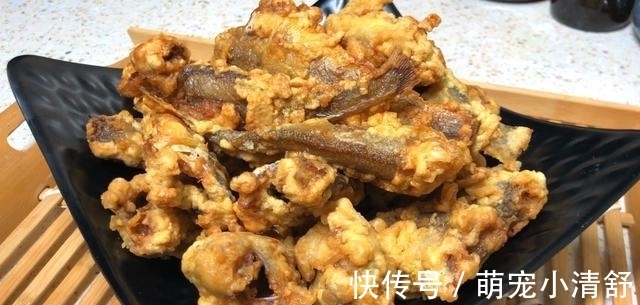 炸鱼时，有人裹面粉，有人裹淀粉，大厨：都不对！教你最正确做法