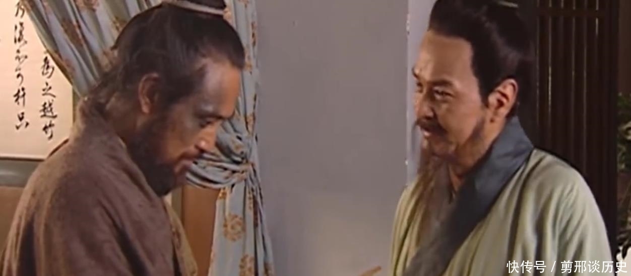 林冲买刀令鲁智深吃惊:我拔出来的大树,在他们手里就是小香葱?