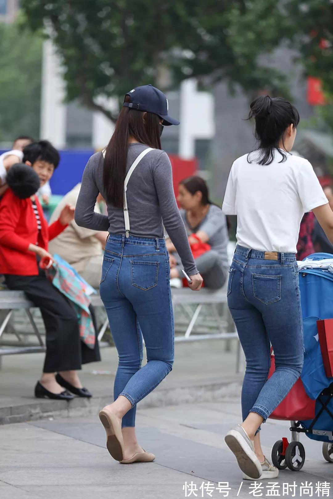 性感 街拍:穿牛仔裤的性感美女