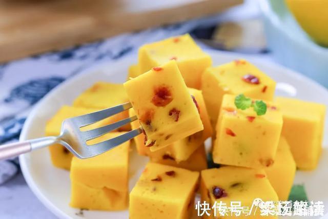 南瓜糕|无油无糖不发酵,儿子却抱着不想撒手一搅一蒸就出锅,太简单