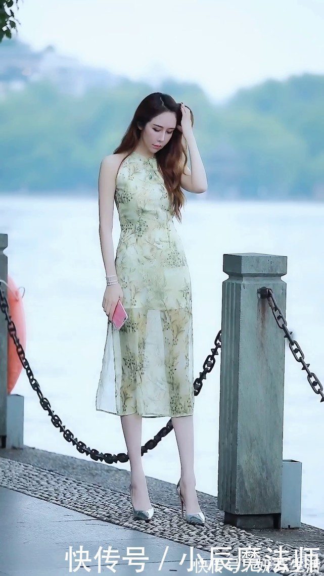 小姐姐|小姐姐爱穿半透明旗袍,优雅时尚有韵味,尽显知性轻熟魅力