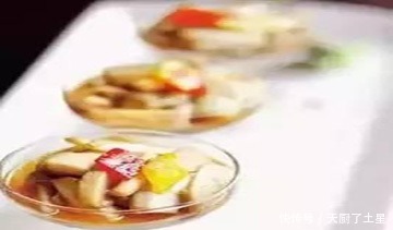 美食推荐:脆香海泥鳅、铁盘焗松茸、鲜辣长白山雪菇制作方法