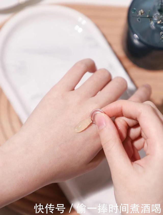 质地|这个成分用得好能变年轻,用不好就烂脸!