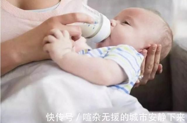 宝宝喝完奶后“很乖”，奶奶却看出不对劲，及时出手救了孩子一命