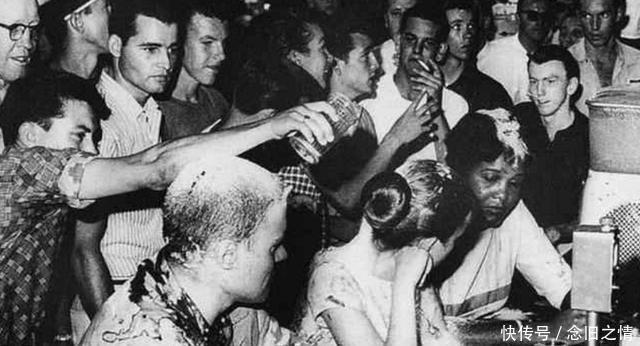 珍贵|7张珍贵历史照片，克林顿年轻时原来长这样，最后一张暴露本性！