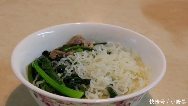 假期|假期想让婆婆开心,带上她去吃东北菜,最后只吃了两个饺子