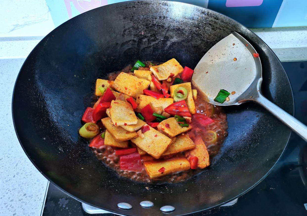 小时候|两人的晚餐很简单,却吃着很香,真的是物以稀为贵