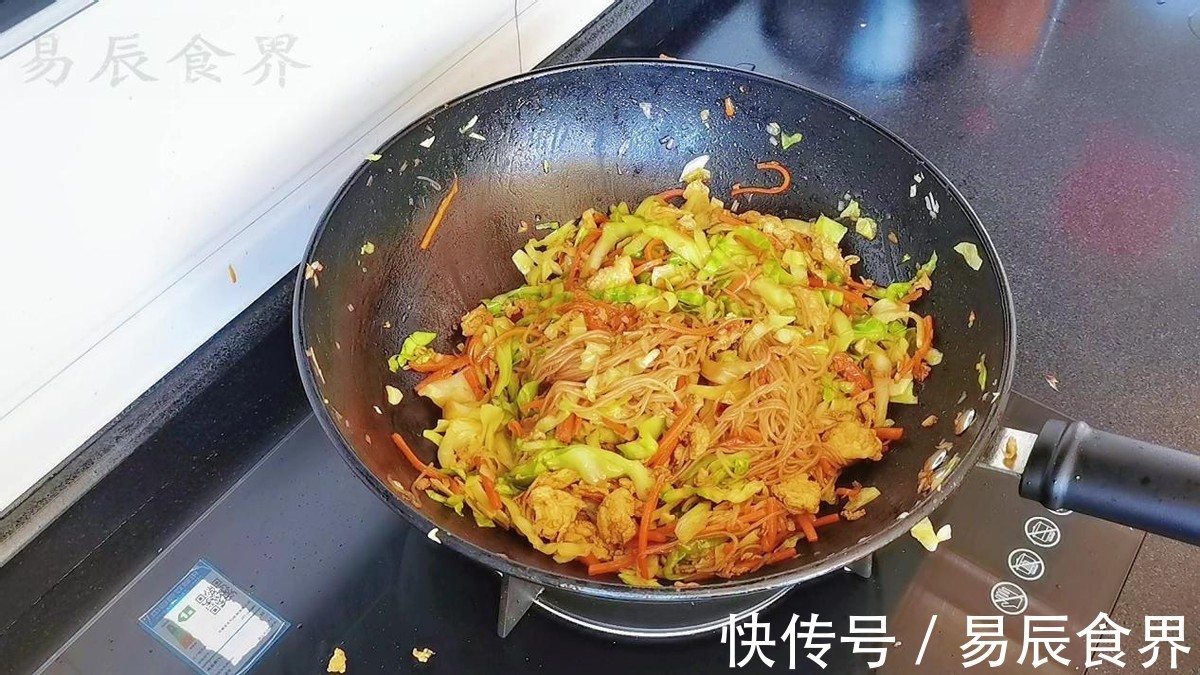 一日三餐|包菜搭配细粉丝，简直是绝配，口感细腻滑口，有点香