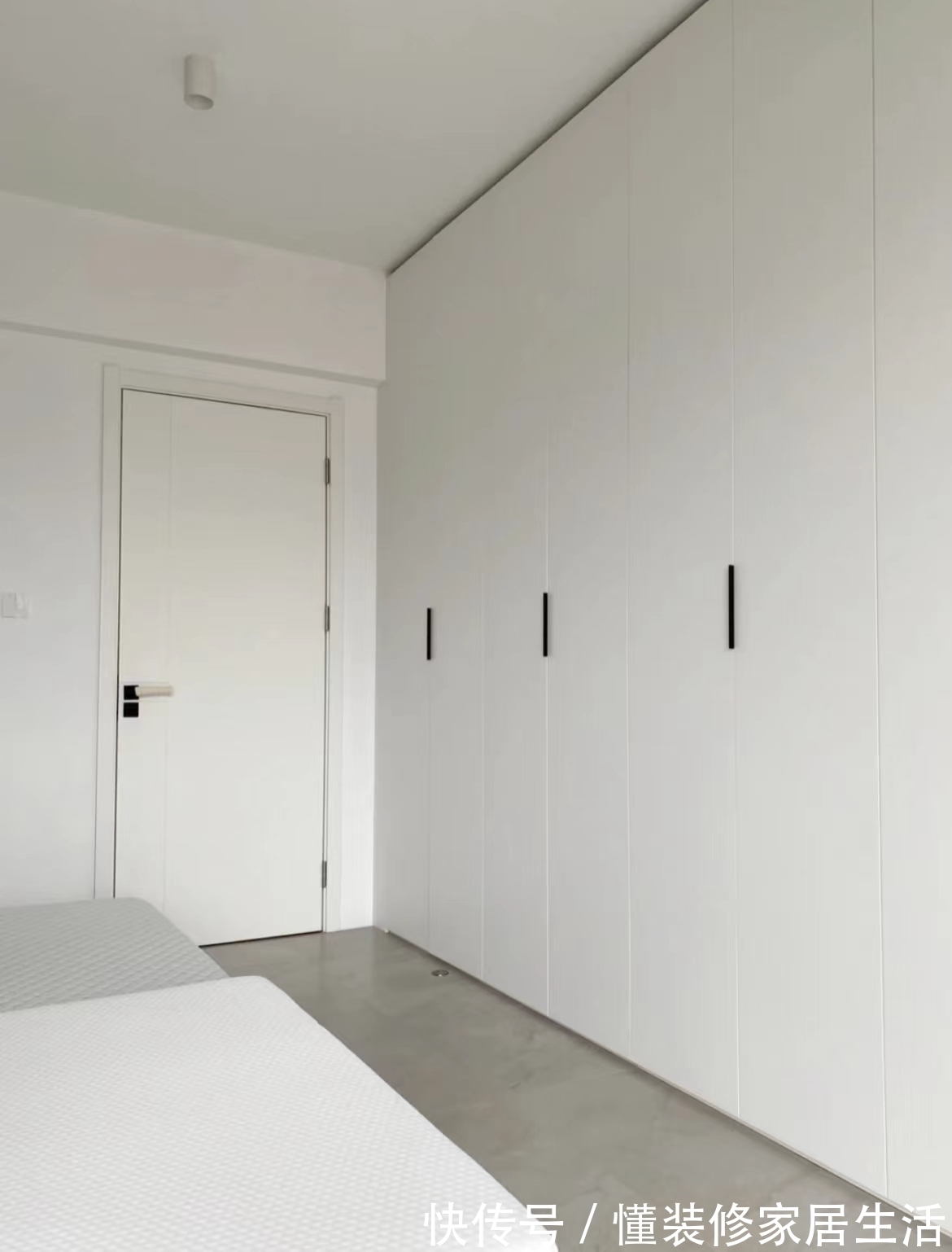 墙面|110㎡简约风,花费10W做橱柜,全屋“空无一物”,太舒适了