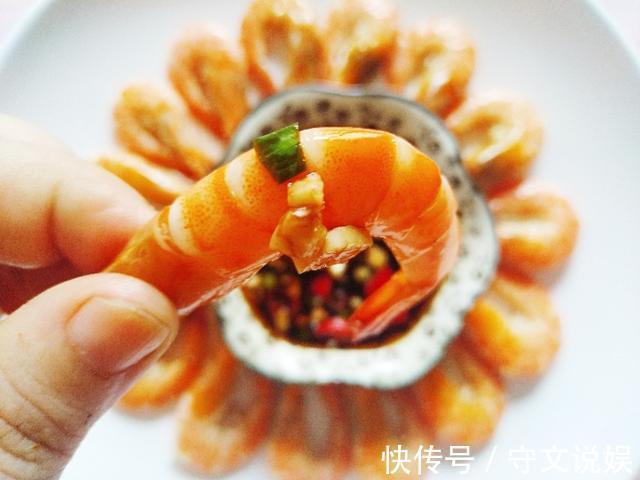 宝妈|大虾，用水煮鲜味就跑了，卖虾师傅教你一招，虾肉不柴，鲜香软嫩