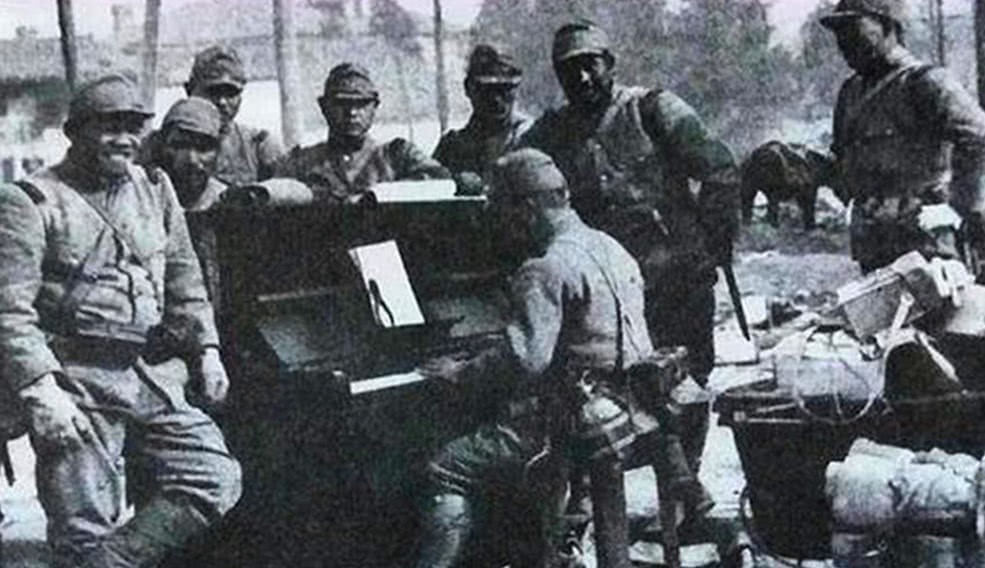 巨像|镜头下真实的日本鬼子:图4巨像刘能,图5被揍成“猪头”的日军俘虏