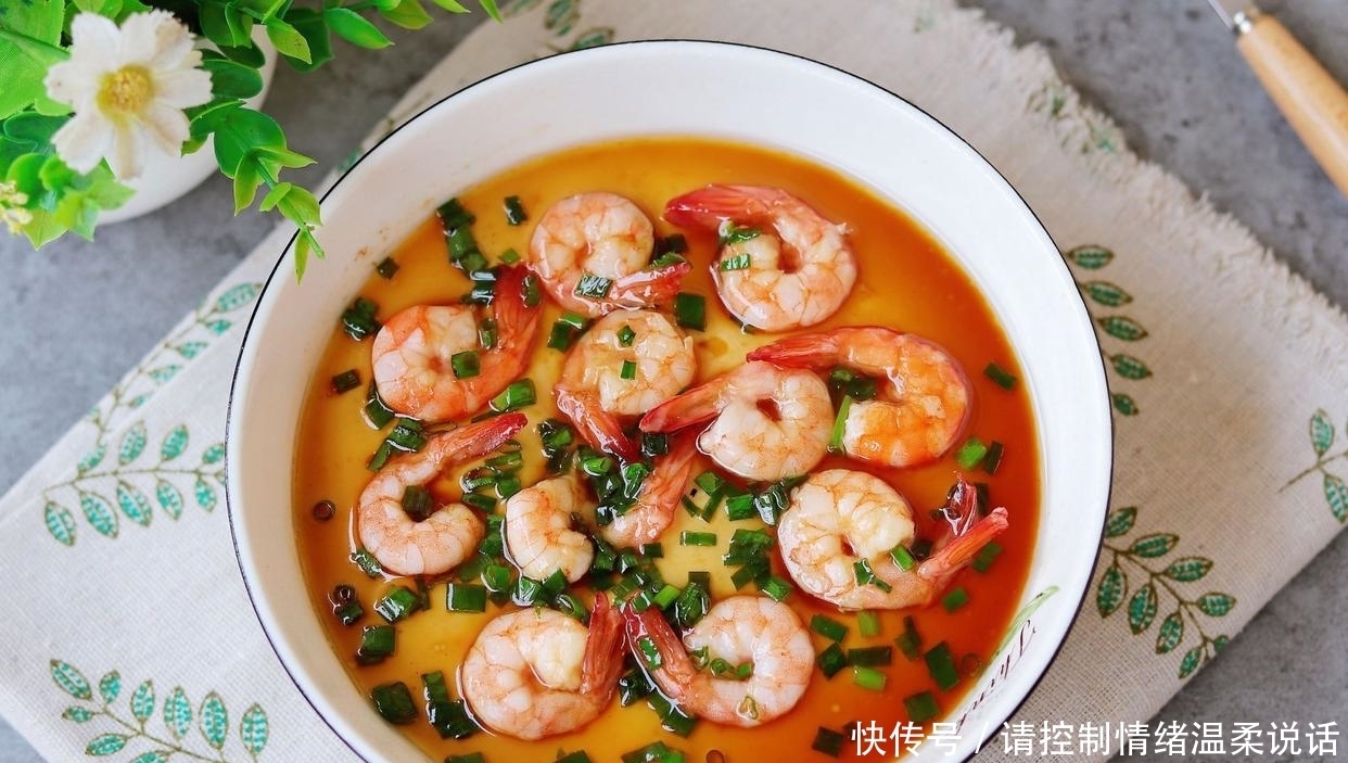 蒸鸡蛋羹的正确做法,加水比例、蒸几分钟?这些我都给你总结好