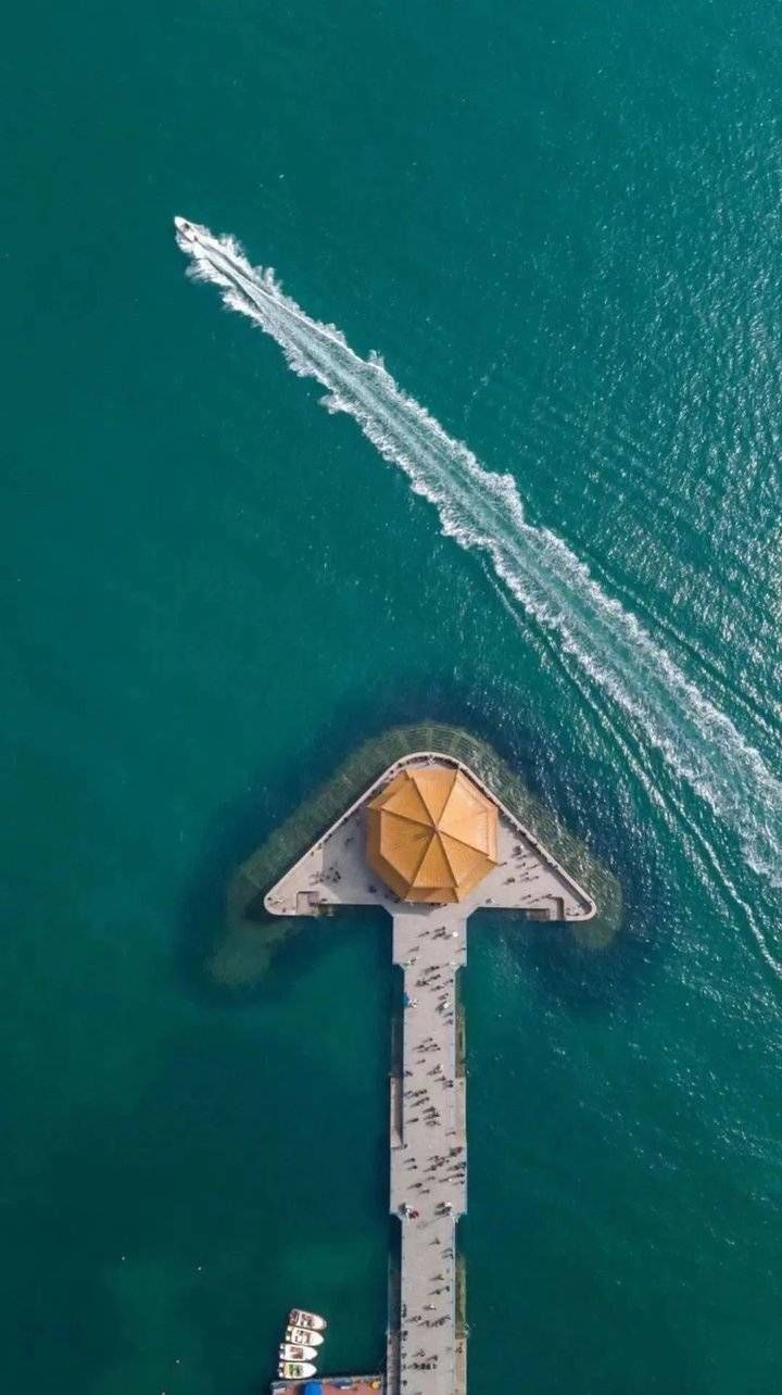  居庸关路|又一条冬日旅行路线将爆红！媲美贝加尔湖的湛蓝大海