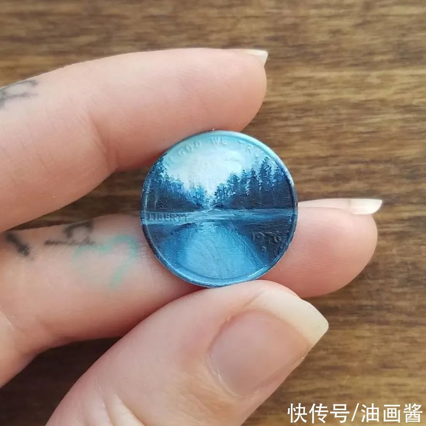 小画&她在硬币上画画,满满的都是细节,网友直呼爱了爱了
