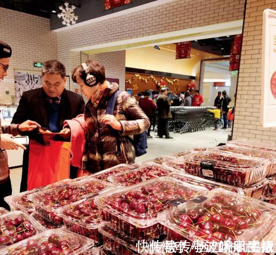 试吃|孙女不停试吃车厘子,导购员怒斥''没教养'',奶奶的回答让人无奈