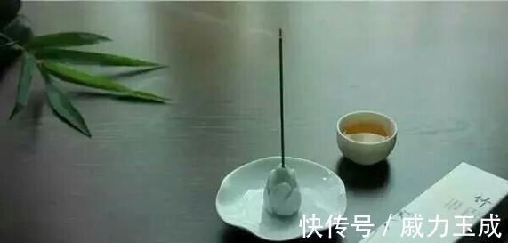 贺铸|“草根语深夜,灯下感流年”——历代秋虫啾鸣下的古诗赏读