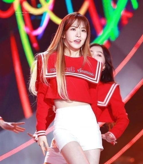 张润贞 她坠落舞台消失一年!如今再度复出主持,身体真实状态令人落泪