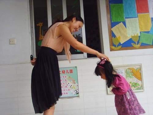 妈妈|7岁女儿语文考试得99.5分,回家闷闷不乐,妈妈看试卷后泪目