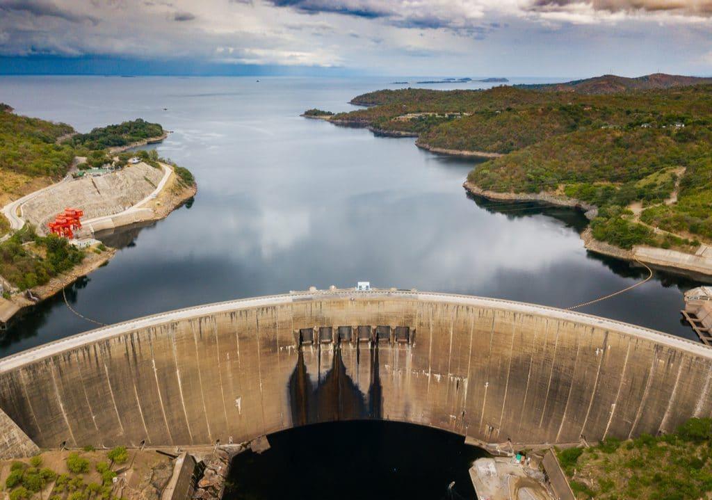 全球最大水库大坝比三峡矮53米仅耗资480万，蓄水却是三峡45倍