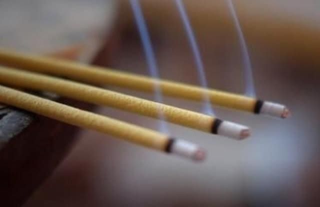 烧香|烧香为何要烧3根,而不是烧4根,其中有什么讲究