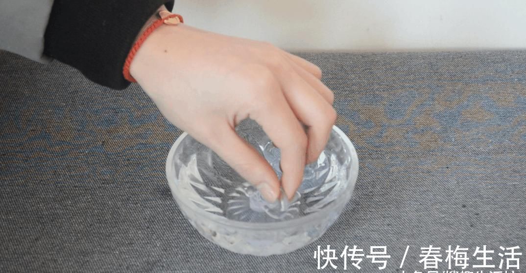 吸盘挂钩老是掉 教你一个简单绝招, 挂几十斤都很牢固, 太实用了