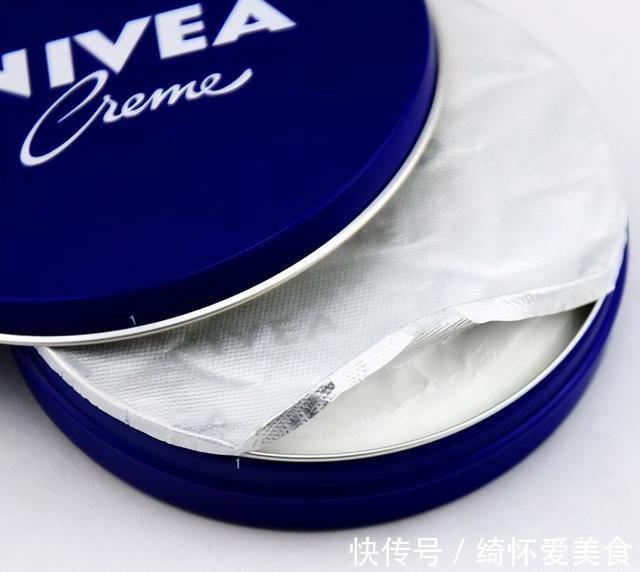 护肤品 皮肤过了50岁,超市的4款面霜值得尝试,平价滋润肤感好